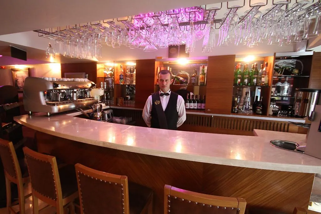 Royce Hotel Istanbul 3*,