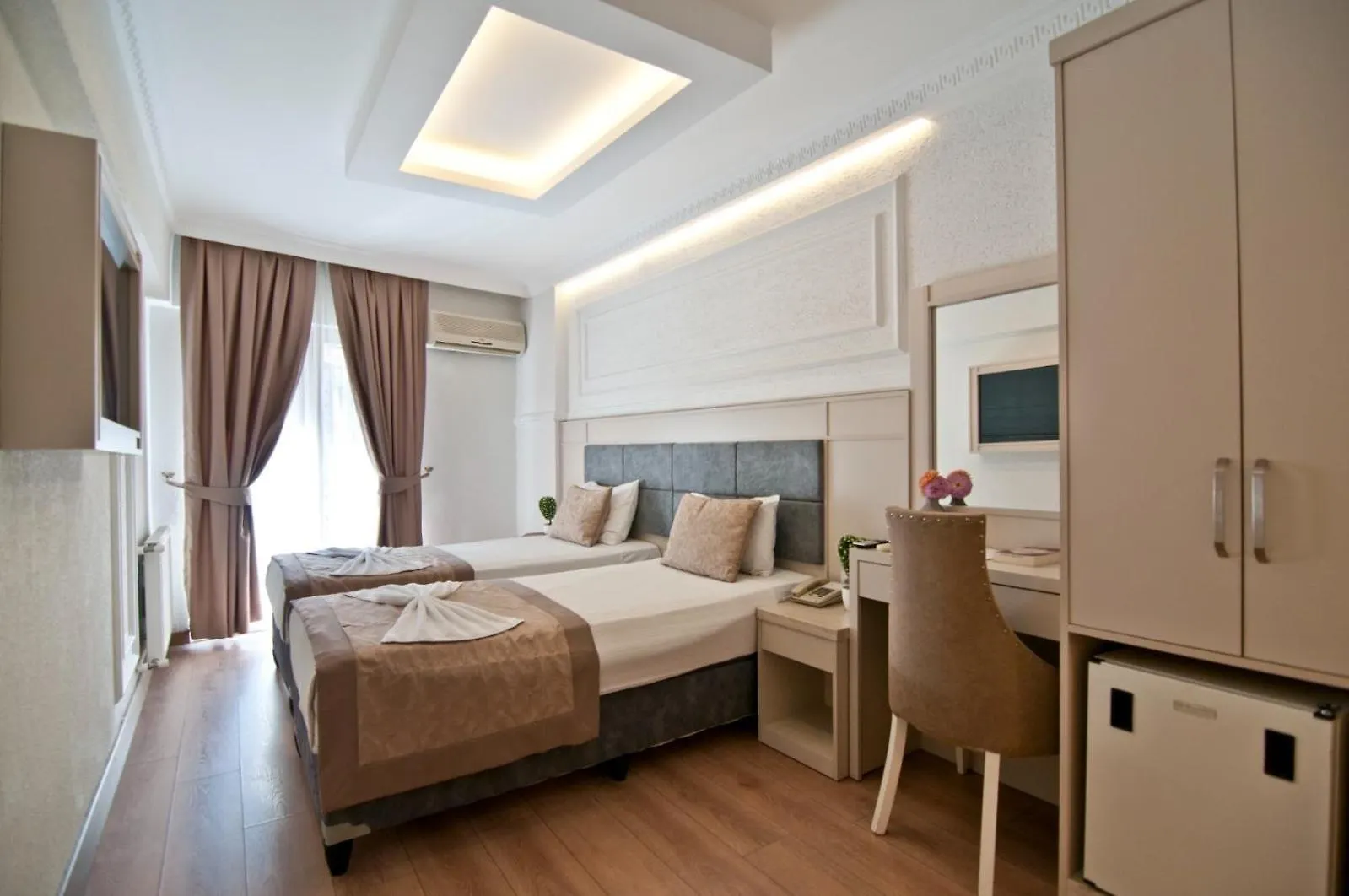 Royce Hotel Istanbul 3*,